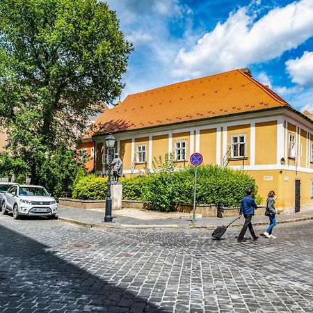 Academy Pension Budapest Luaran gambar
