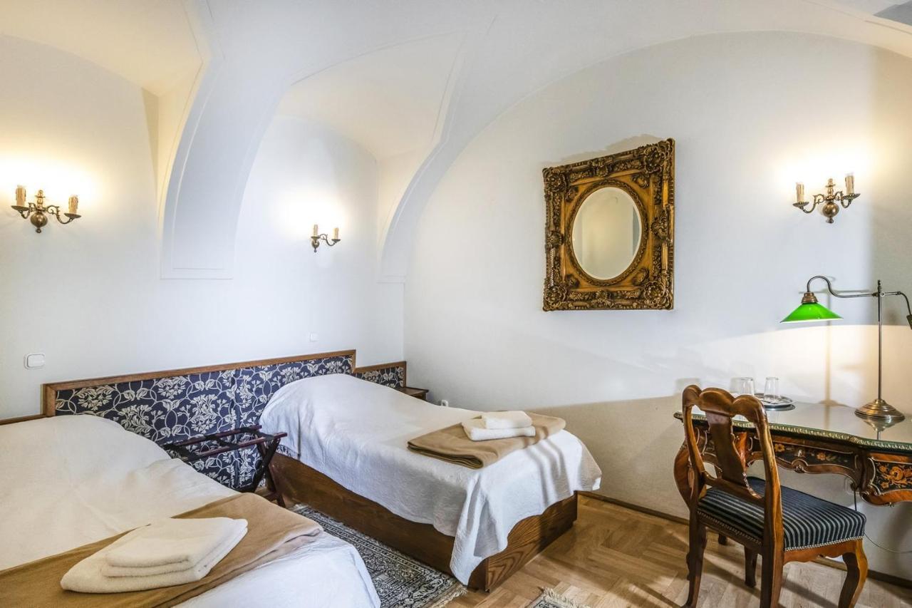 Academy Pension Budapest Luaran gambar