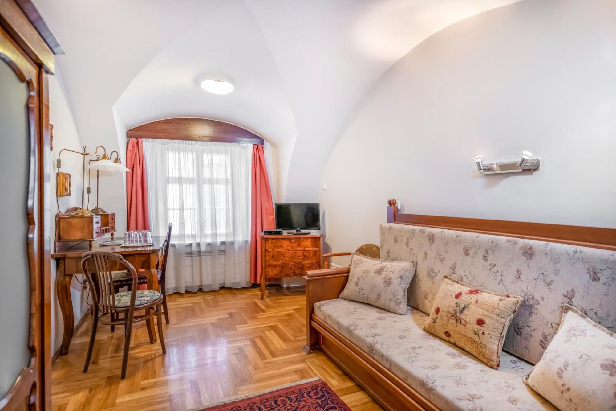 Academy Pension Budapest Luaran gambar